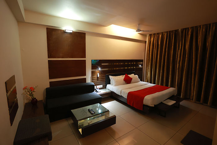 hotel-samrat-kolhapur-ac-deluxe-room